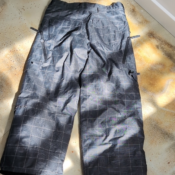 Helix | Gray Checkered Snowboarding Skiing Insulated Pants Size M - Picture 10 of 13